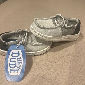 NWT Toddler 8 HEY DUDE slip on shoes